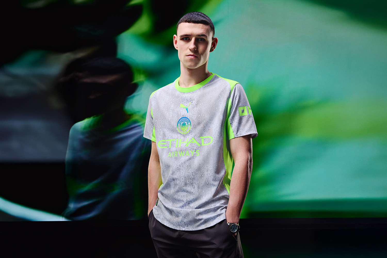 ManchesterCity×Oasis up in the skyハーランド Manchester City x Oasis Up in the Sky T-Shirt | Official Man